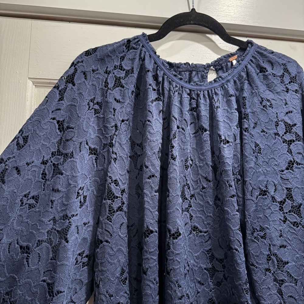 Free People Olivia Floral Lace Top Navy Blue Medium Boho Sheer Peasant Cottage - Picture 9 of 13